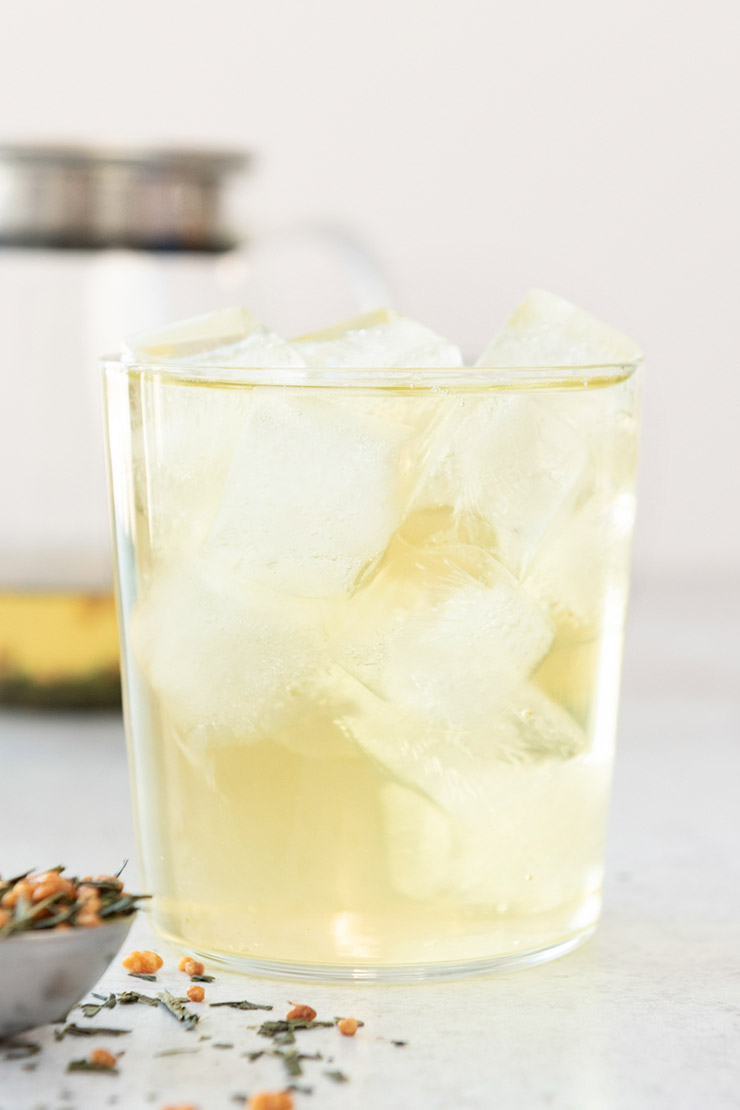 Genmaicha tea in a glass with ice