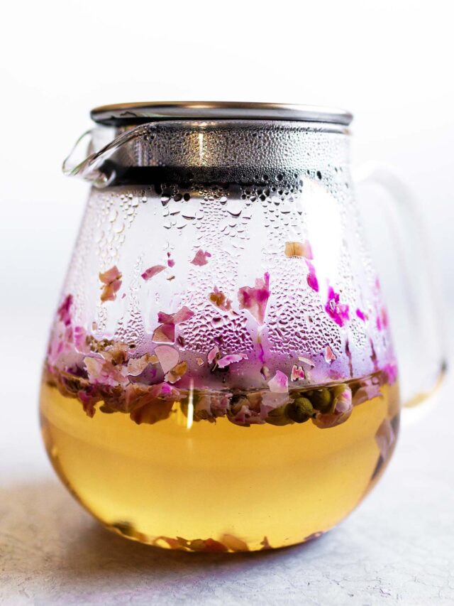 How to Make Rose Tea Properly